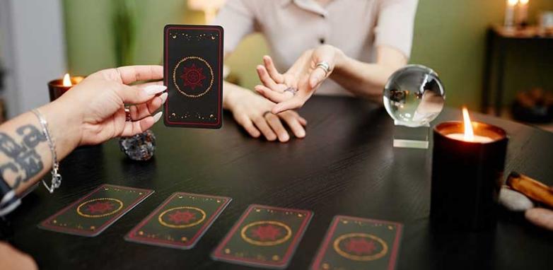 Tarot Sim ou Não: entenda como funciona e aprenda a jogar